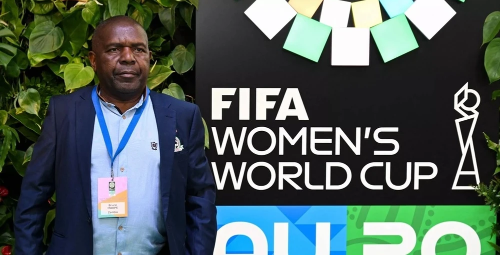 HLV Bruce Mwape của đội tuyển Zambia bị cáo buộc hành vi tình dục sai trái