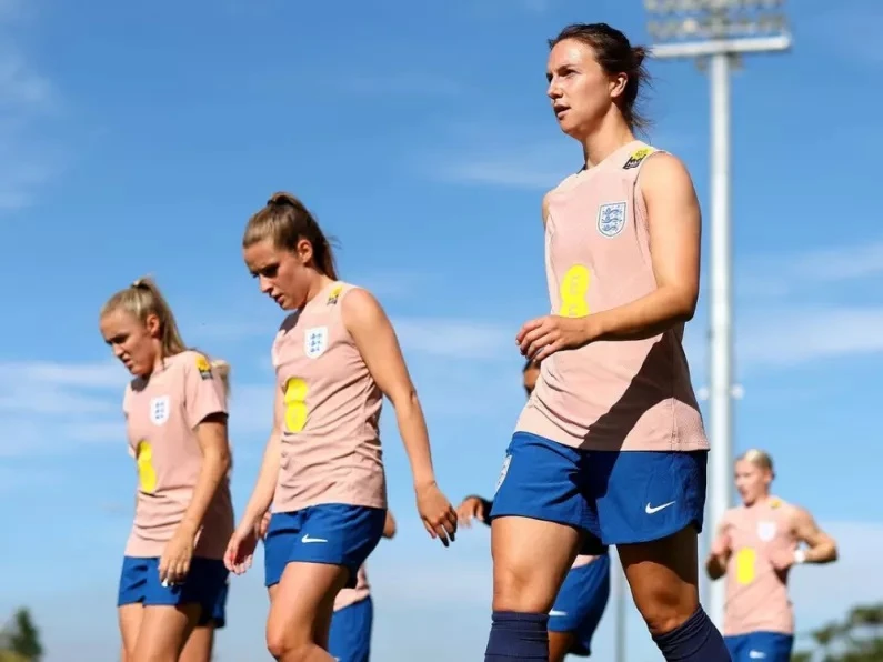 Các nữ tuyển thủ Anh bối rối chuyện tiền thưởng của FIFA