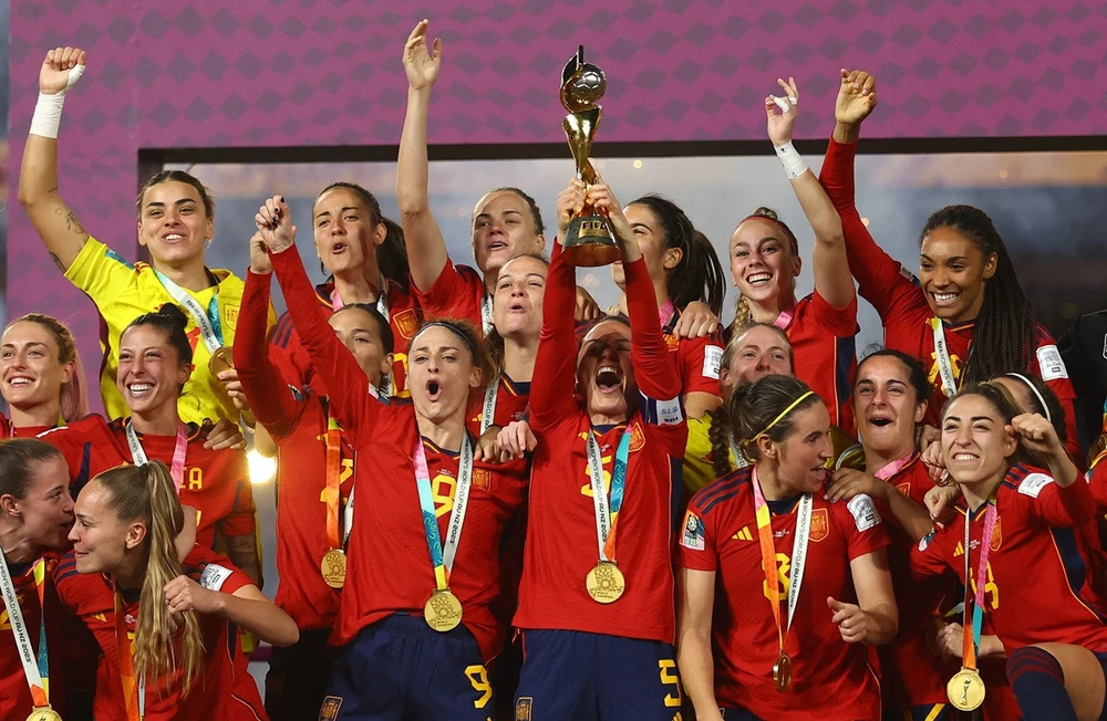 Tây Ban Nha đăng quang World Cup