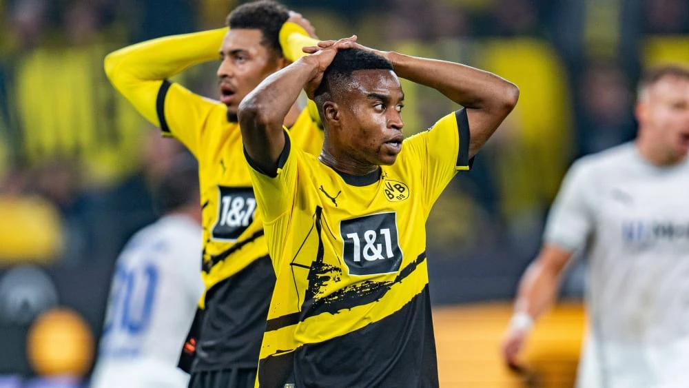 Sự thất vọng của các cầu thủ Dortmund 