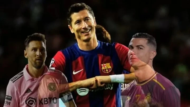Lewy đã chen chân vào CLB 100 của Ronaldo và Messi