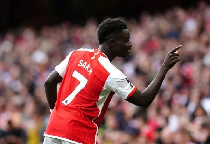 Bukayo Saka trong màu áo Arsenal