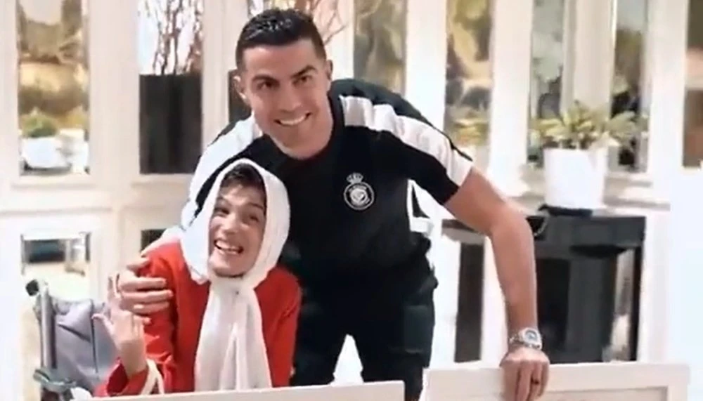 Ronaldo bị kết tội ngoại tình ở Iran