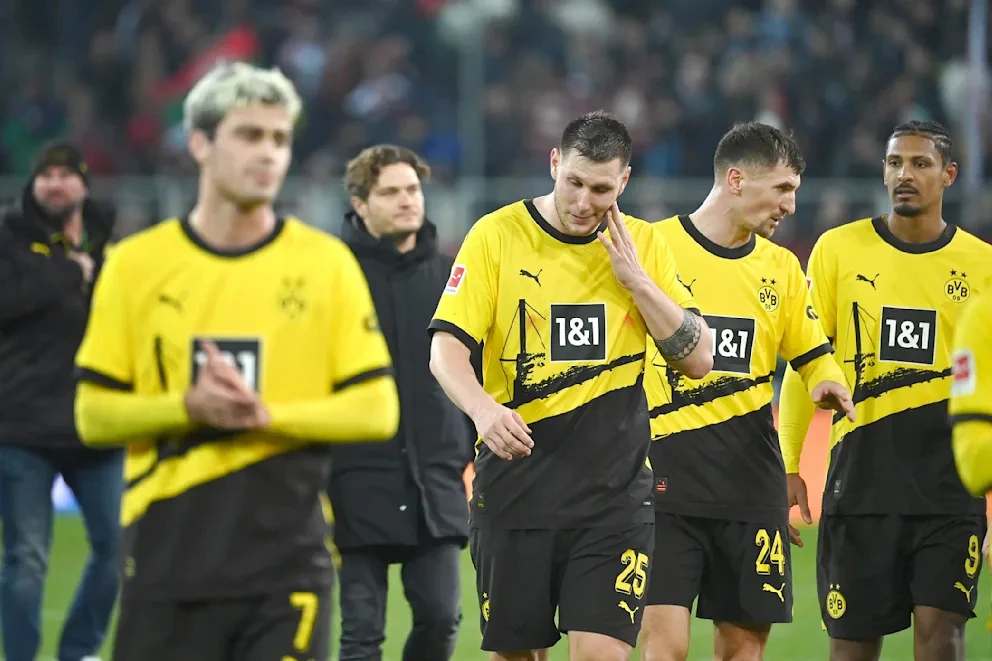 Những trụ cột của Dortmund: (từ trái sang) Giovanni Reyna, Niklas Sule, Thomas Meunier và Sebastien Haller
