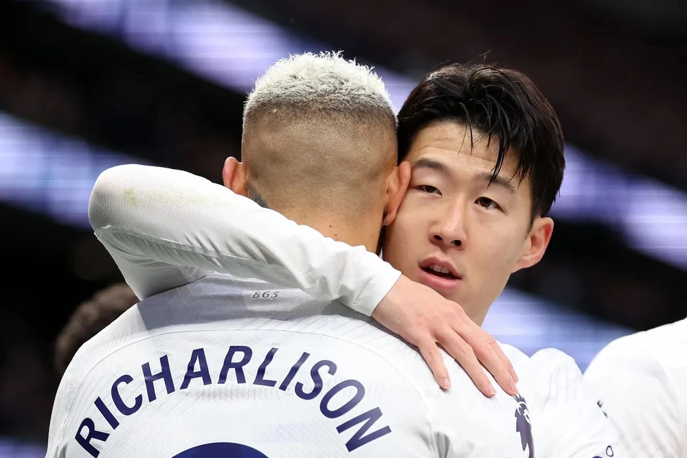 Richarlison và Son Heung-min giúp Tottenham dẫn trước 2-0 chỉ sau 18 phút
