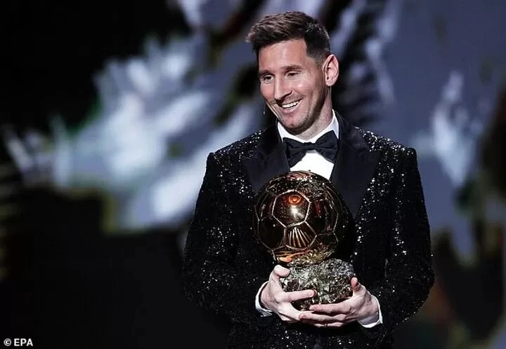 Messi thắng Quả bóng vàng ngay khi sang PSG