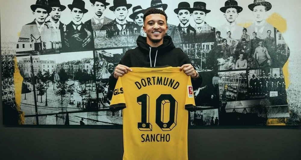 Jadon Sancho trình làng chiếc áo số 10 ở Dortmund