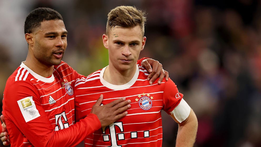 Joshua Kimmich (phải) và Serge Gnabry rớt giá trên thị trường chuyển nhượng