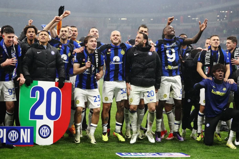 Inter Milan đăng quang sau trận derby Milan