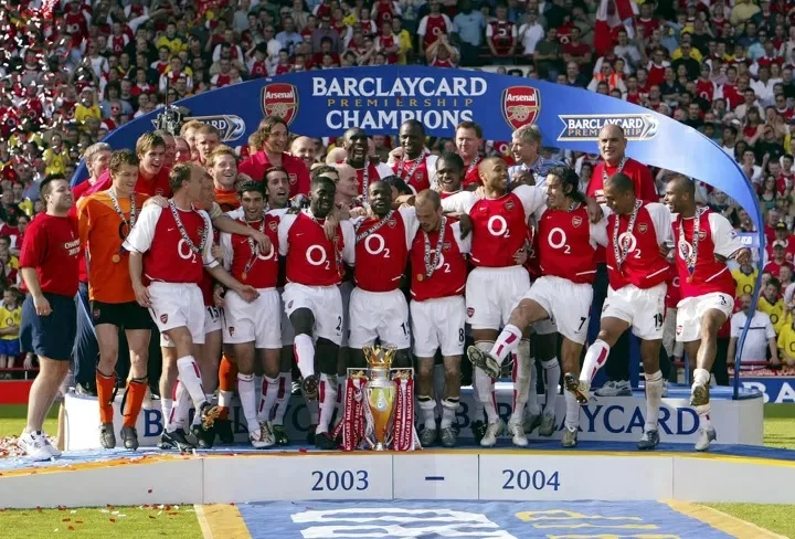 Đội hình Bất khả chiến bại 2003-2004 của Arsene Wenger