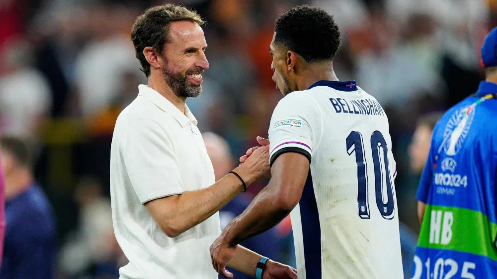 HLV Gareth Southgate và cậu học trò cưng Jude Bellingham