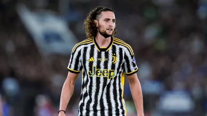 Tiền vệ Adrien Rabiot rời Juventus khi mãn hợp đồng