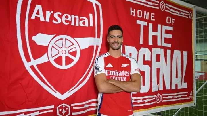 Mikel Merino khoác áo Arsenal sau khi ký hợp đồng 4 năm