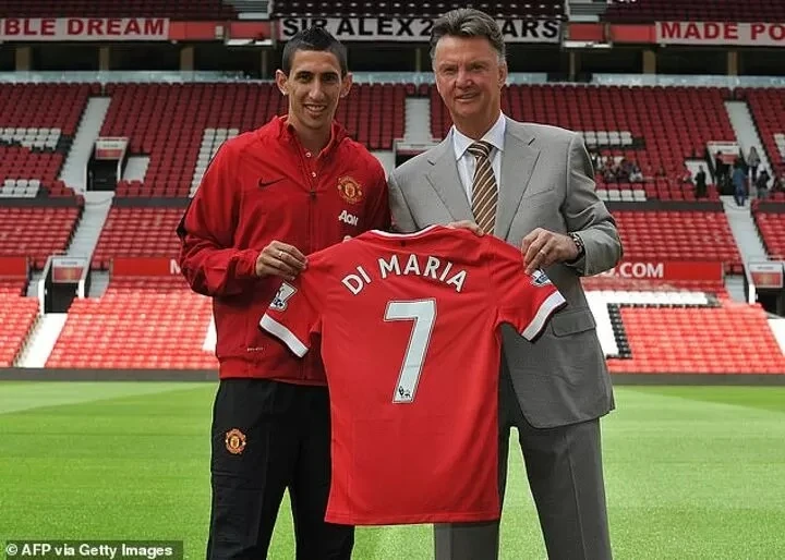 Angel Di Maria và HLV Louis van Gaal ở Man United