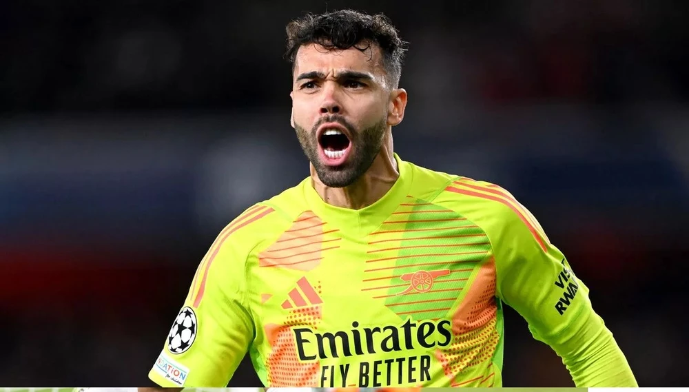 Thủ môn David Raya cảm thấy may mắn khi Arsenal không phải chơi ở Club World Cup