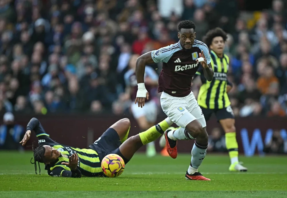 Jhon Duran mở tỷ số cho Aston Villa chỉ sau 16 phút