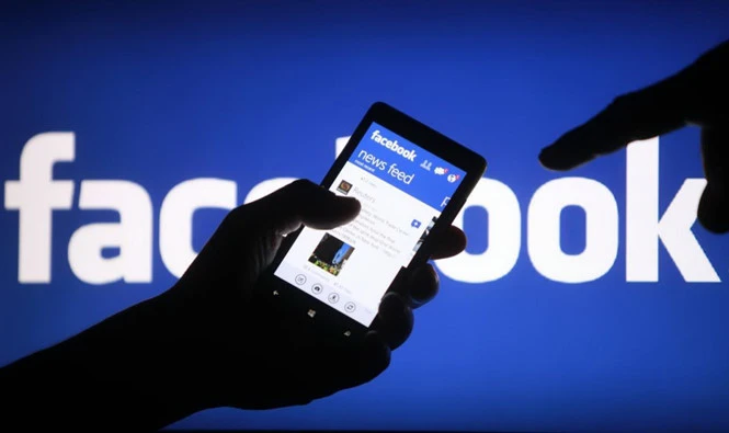 Khoảng 49% người dùng ở nước này có ý định đóng tài khoản cá nhân trên các mạng xã hội, bao gồm Facebook. Ảnh: REUTERS