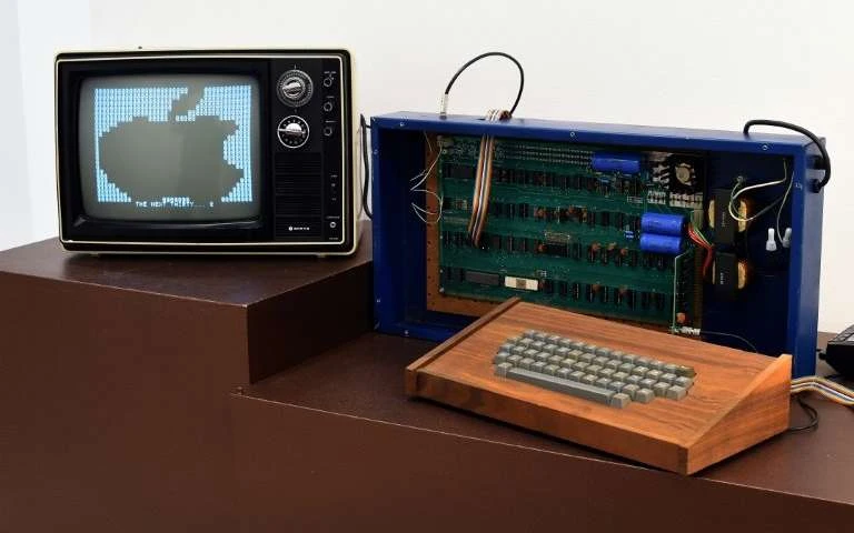 Máy tính Apple-1 do Steve Jobs và Steve Wozniak thiết kế (Ảnh : Phys.org)