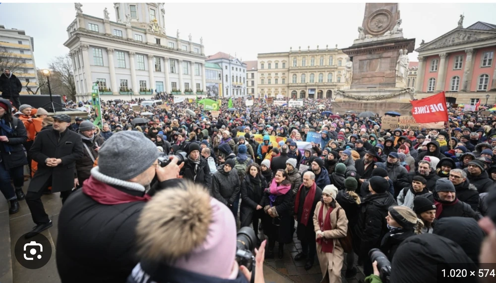 Đức: Làn sóng biểu tình phản đối đảng cực hữu lan rộng