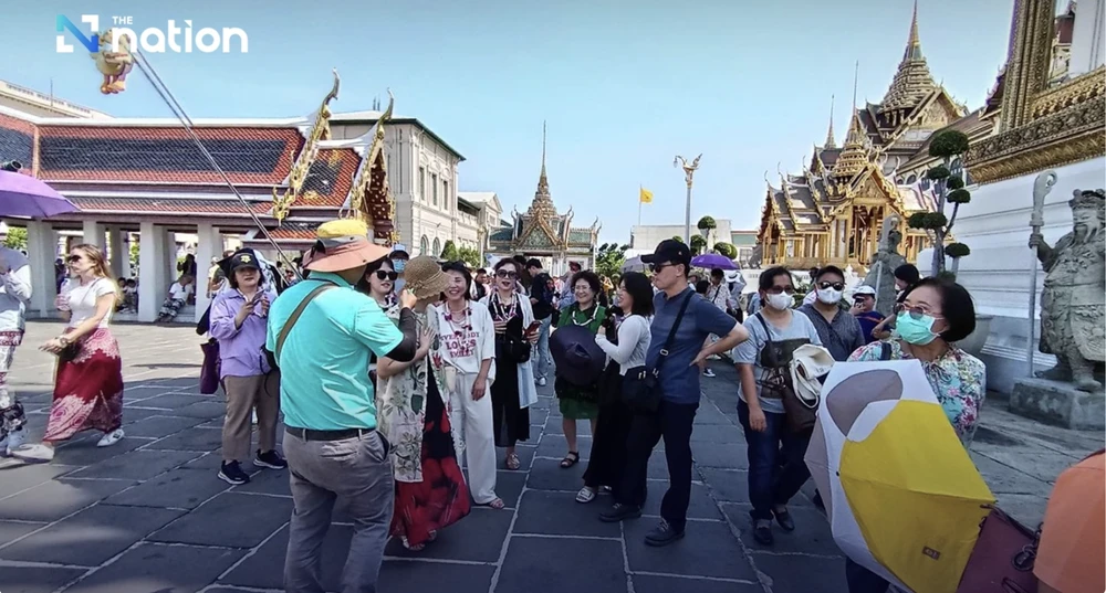 Du khách đến Thái Lan đón Tết Nguyên đán Giáp Thìn. Ảnh: Nation 
