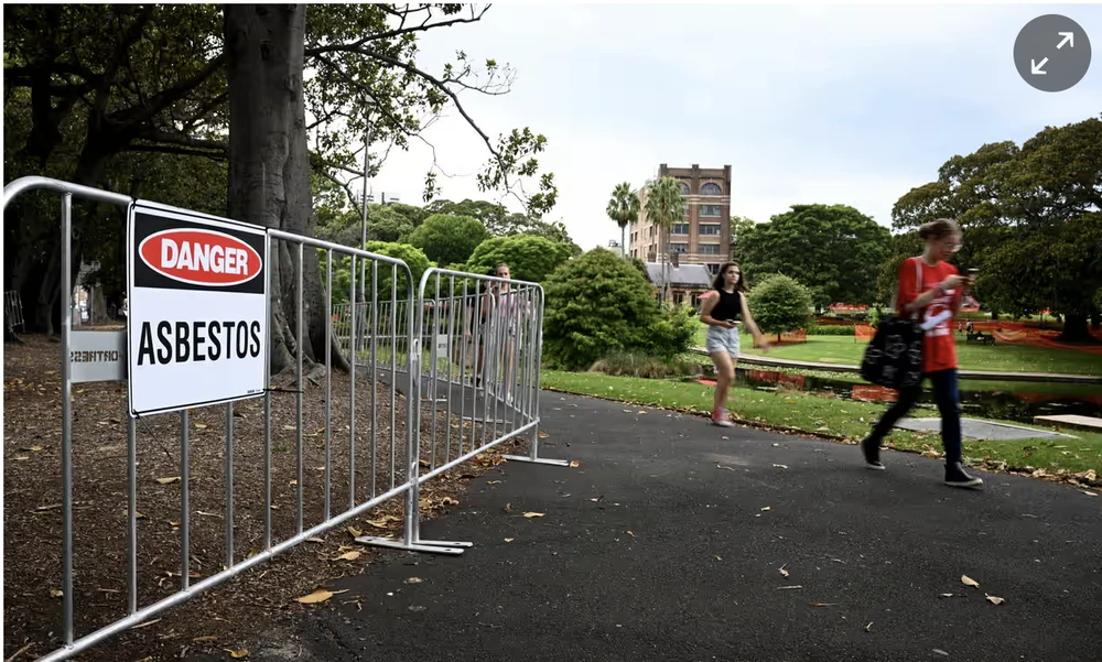 Cảnh báo ô nhiễm amiăng tại một công viên ở Sydney. Ảnh: GUARDIAN