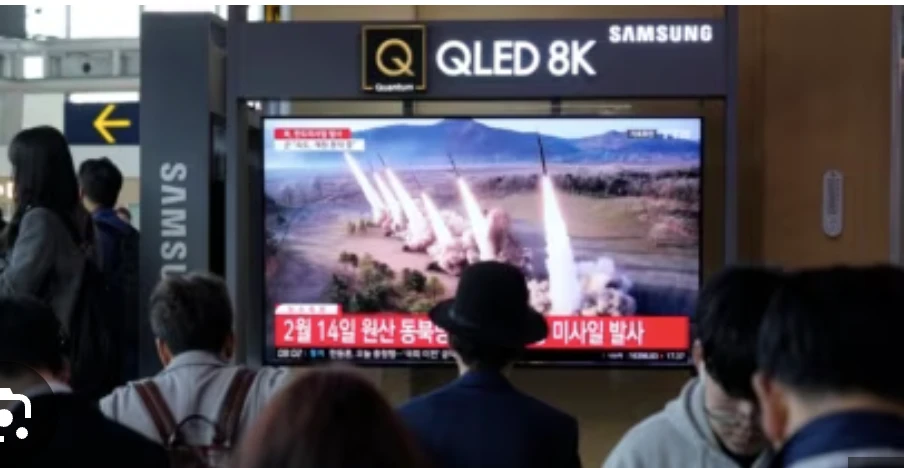 Tin tức về vụ phóng trên các phương tiện truyền thông ở Hàn Quốc. Ảnh: JAPAN TIMES