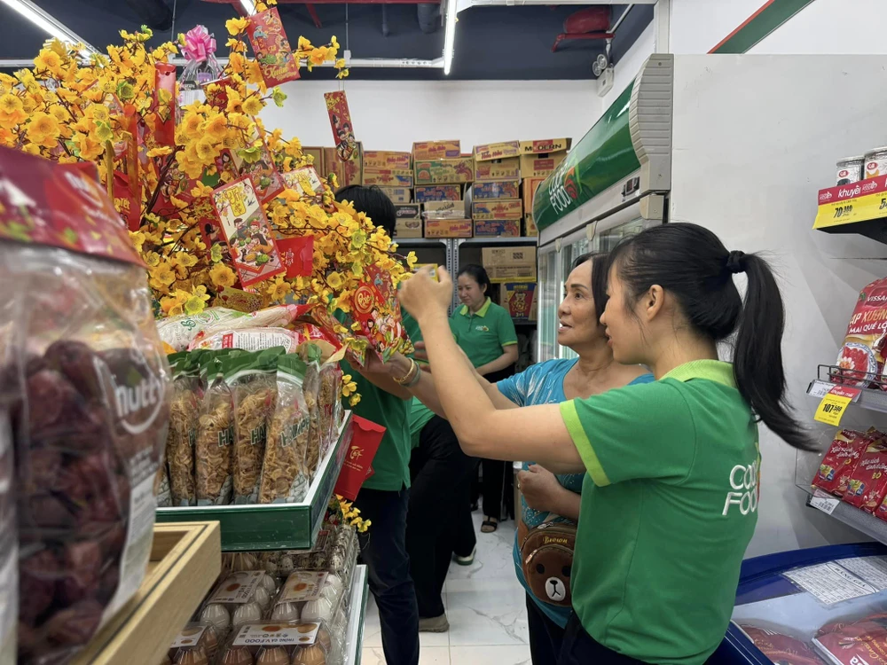 Saigon Co.op khai trương nhiều cửa hàng Co.opFood để hỗ trợ người dân tiếp cận và mua hàng hoá có giá bình ổn thị trường