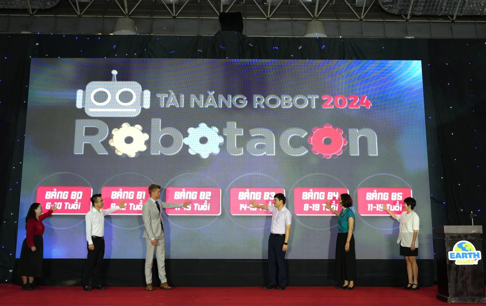 Cuộc thi Robotacon Wro 2024 đã diễn ra VCK miền Bắc vào ngày 10-8 và sẽ tiếp tục thi đấu VCK miền Trung, Nam và Chung kết Quốc gia vào ngày 21, 23-8. Ảnh: Vi Nam