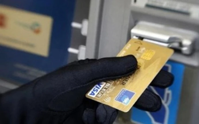 Ngăn tội phạm thẻ, nhiều ATM dừng giao dịch ban đêm