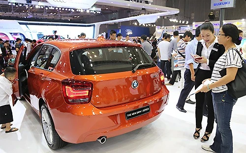 Bộ Tài chính bác kiến nghị DN nhập khẩu ô tô