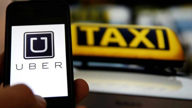 Bộ GTVT khẳng định không cấm xe hợp đồng điện tử Uber, Grap