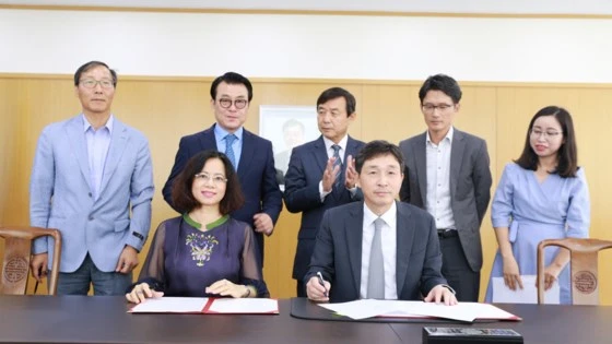 Lễ ký kết kết thỏa thuận hợp tác giữa ngành du lịch Hàn Quốc với các công ty du lịch Việt Nam tại Hà Nội 