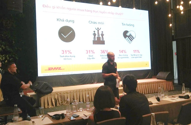 Ông Thomas Harris, Giám đốc điều hành của DHL eCommerce Việt Nam chia sẻ về dịch vụ vận chuyển bằng xe máy điện.