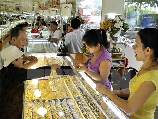 Giá vàng SJC và Bảo Tín Minh Châu tăng giảm trái chiều