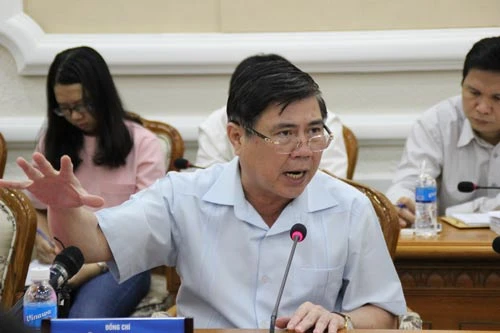 Chủ tịch UBND TP HCM Nguyễn Thành Phong phát biểu tại buổi họp Ảnh: Phan Anh