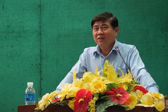 Chủ tịch UBND TP.HCM Nguyễn Thành Phong phát biểu tại buổi tiếp xúc cử tri Q.1