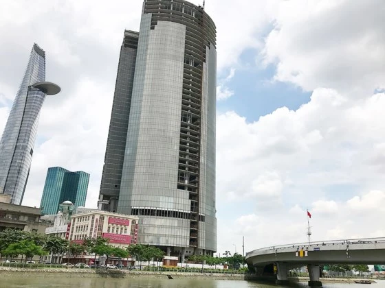 Tòa nhà Sài Gòn One Tower dang dở sau gần chục năm khởi công xây dựng