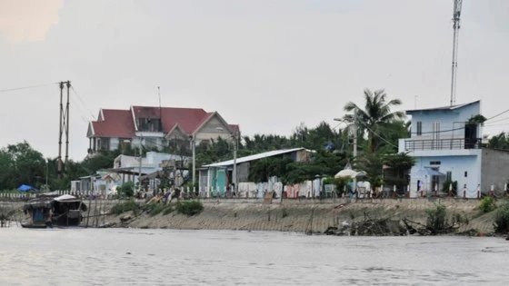 Kè sông chống sạt lở tại huyện Nhà Bè, TPHCM Ảnh: CAO THĂNG
