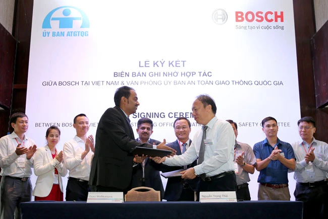 Bosch VN ký hợp tác nghiên cứu an toàn giao thông và an toàn xe