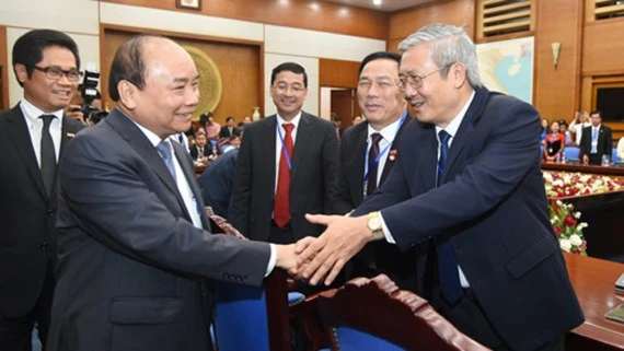 Thủ tướng Nguyễn Xuân Phúc gặp mặt lãnh đạo các hiệp hội doanh nghiệp trên toàn quốc. Ảnh: VGP/Quang Hiếu