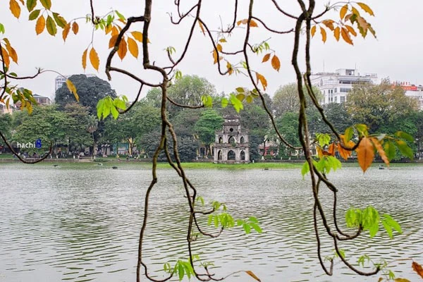 Hồ Gươm, một trong những địa điểm được du khách yêu thích khi đến Hà Nội
