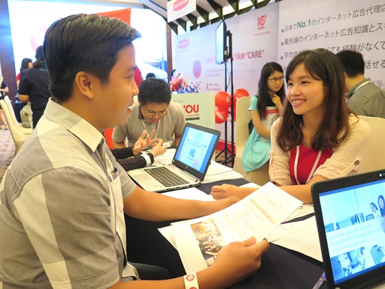 Các kỹ sư công nghệ thông tin tìm kiếm cơ hội việc làm tại sự kiện Tech Insider Expo do VietnamWorks tổ chức