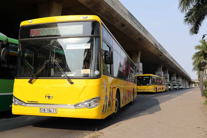 Xe buýt chạy tuyến cố định có lộ trình qua sân bay Tân Sơn Nhất