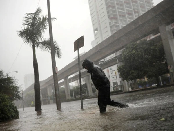 Đang lo ứng phó lũ lụt và sạt lở, Nhật Bản tiếp tục đón siêu bão Maria