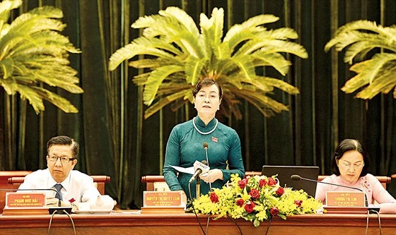 Chủ tịch HĐND TPHCM Nguyễn Thị Quyết Tâm phát biểu tại phiên chất vấn. Ảnh: Việt Dũng