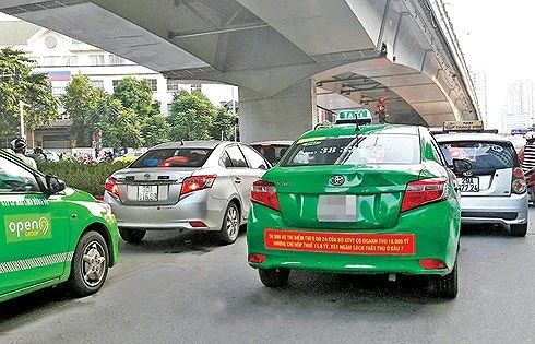 Theo Bộ trưởng GTVT Nguyễn Văn Thể: “Taxi truyền thống cũng phải tăng cường công nghệ, phải thích nghi, nếu không cái cũ kỹ sẽ bị đào thải”.