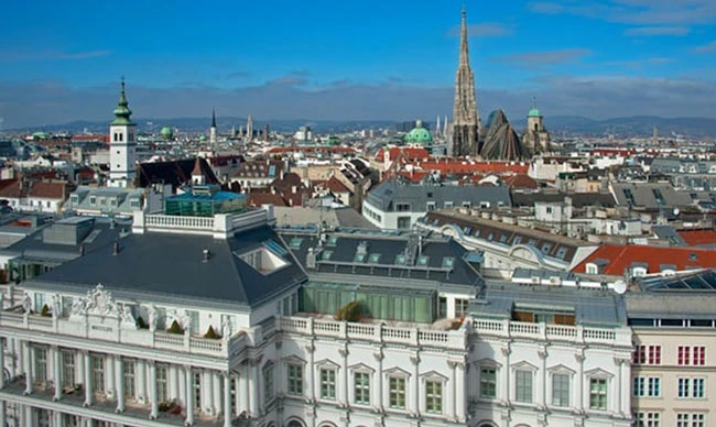 Vienna là thành phố đáng sống nhất thế giới với những đặc trưng độc nhất vô nhị như văn hóa cà phê hay chốn thăng hoa của những tâm hồn nghệ. Ảnh: Imagno/Getty Images