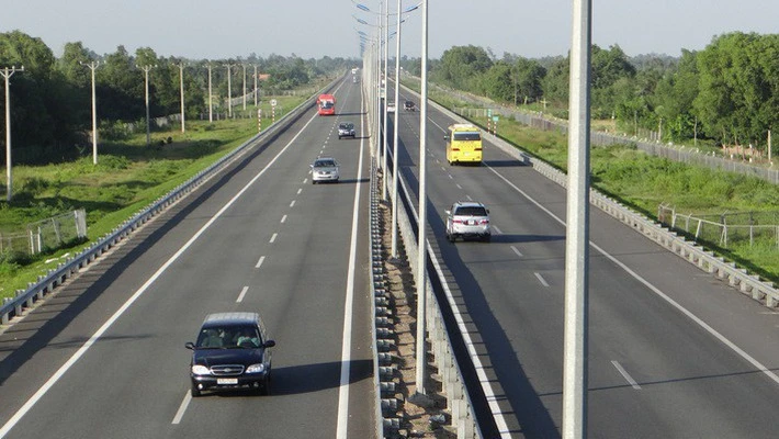 Phê bình ban quản lý làm chậm dự án cao tốc Bắc - Nam