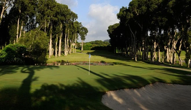 Hong Kong phá sân golf nổi tiếng để giải tỏa "cơn khát" đất