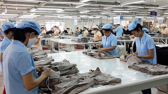 Với tốc độ tăng trưởng xuất khẩu hàng dệt may của Việt Nam sang Mỹ như hiện nay, việc Trung Quốc chọn Việt Nam là một trong những nước trung gian để xuất khẩu sang Mỹ là một kịch bản có thể lường trước